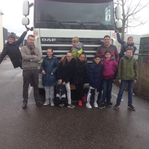 Kids at Lightning Stage bij Passies Verhuizers. Kids at Lightning Stage bij Passies Verhuizers.