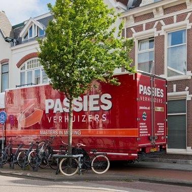 Passies Verhuizers bezig ontmoette Binnenlandse verhuizing in Haarlem. Passies Verhuizers bezig ontmoette Binnenlandse verhuizing in Haarlem.